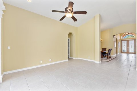 House in Stuart, Florida 4 bedrooms, 214.05 sq.m. № 1230241 - photo 12