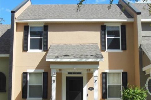 Townhouse in DeLand, Florida 3 bedrooms, 152.08 sq.m. № 793937 - photo 1