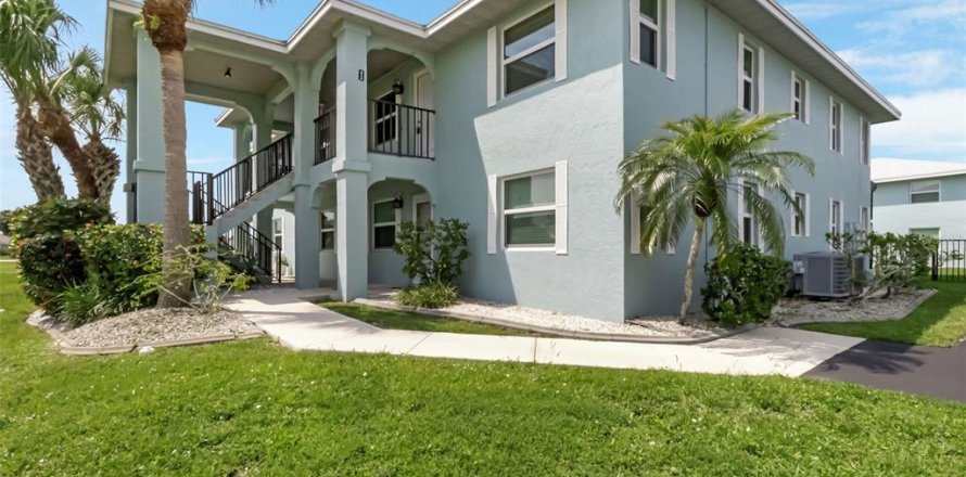 Condominio en Punta Gorda, Florida, 2 dormitorios  № 1314460