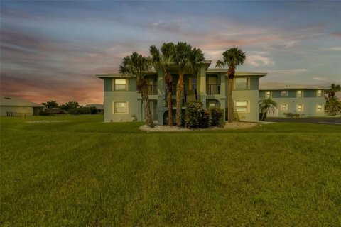 Copropriété à vendre à Punta Gorda, Floride: 2 chambres, 108.14 m2 № 1314460 - photo 2