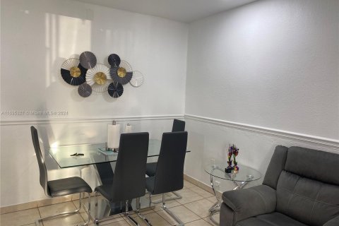 Casa en venta en Miami, Florida, 2 dormitorios, 145.95 m2 № 1310490 - foto 16