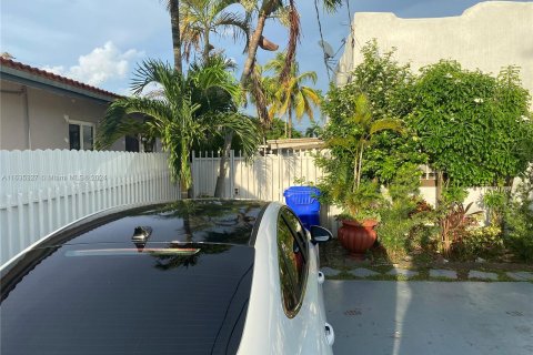 Casa en venta en Miami, Florida, 2 dormitorios, 145.95 m2 № 1310490 - foto 7