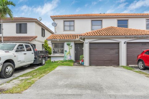 Touwnhouse à vendre à Hialeah, Floride: 3 chambres, 145.58 m2 № 1389635 - photo 3