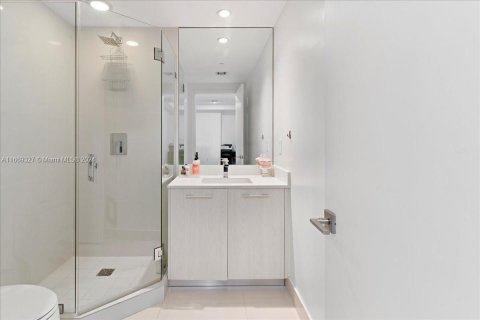 Condo in Miami, Florida, 1 bedroom  № 1389568 - photo 26