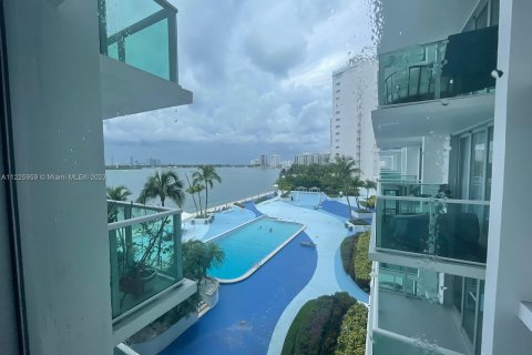 Condominio en venta en Miami Beach, Florida, 57.51 m2 № 13084 - foto 18