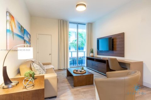 Condo in Hollywood, Florida, 1 bedroom  № 1378704 - photo 3