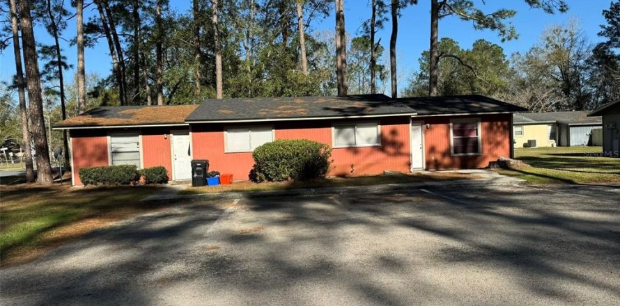 Commercial property in Gainesville, Florida 4 bedrooms, 161.09 sq.m. № 1004172