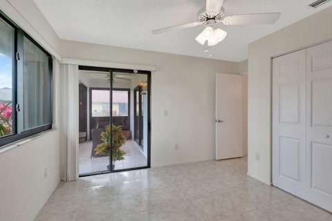 Townhouse in Royal Palm Beach, Florida 3 bedrooms, 120.59 sq.m. № 1154380 - photo 10