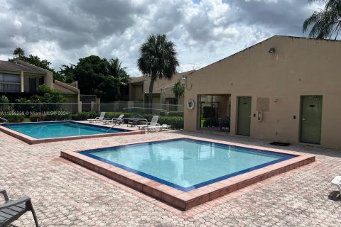 Adosado en venta en Pembroke Pines, Florida, 3 dormitorios, 136.75 m2 № 1368657 - foto 16