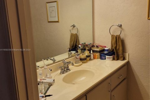 Townhouse in Pembroke Pines, Florida 3 bedrooms, 136.75 sq.m. № 1368657 - photo 5