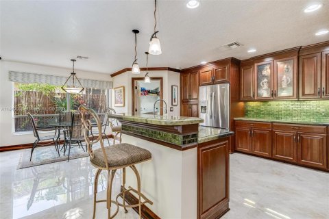 Villa ou maison à vendre à Pembroke Pines, Floride: 5 chambres, 310.76 m2 № 1235456 - photo 20