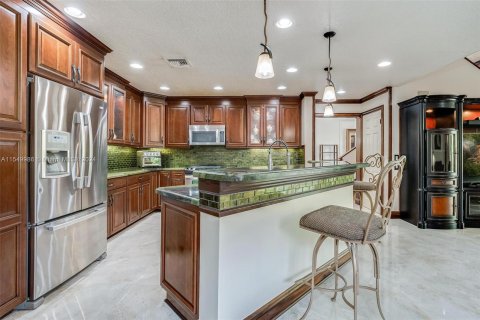 Villa ou maison à vendre à Pembroke Pines, Floride: 5 chambres, 310.76 m2 № 1235456 - photo 22