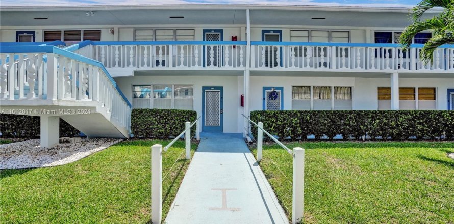 Condo in Deerfield Beach, Florida, 1 bedroom  № 1235497