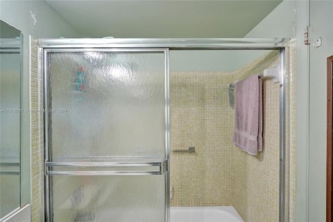 Condo in Deerfield Beach, Florida, 1 bedroom  № 1235497 - photo 21