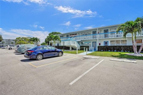 Condo in Deerfield Beach, Florida, 1 bedroom  № 1235497 - photo 30