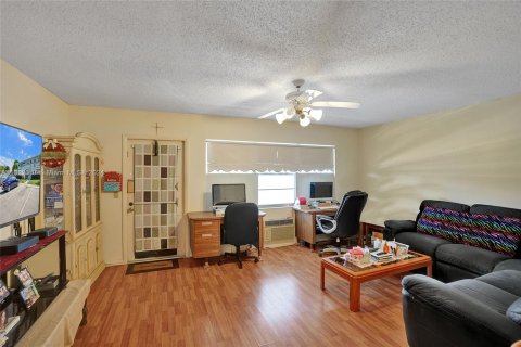 Condo in Deerfield Beach, Florida, 1 bedroom  № 1235497 - photo 10