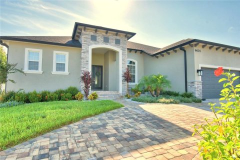 House in Lakeland, Florida 5 bedrooms, 274.99 sq.m. № 1369585 - photo 1