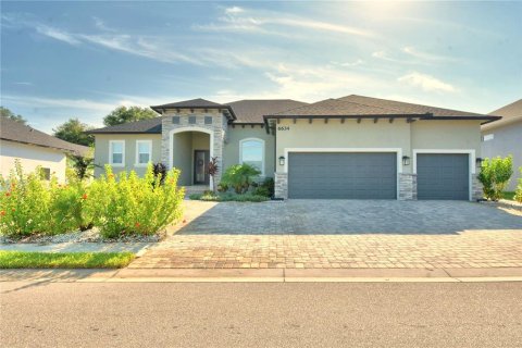 House in Lakeland, Florida 5 bedrooms, 274.99 sq.m. № 1369585 - photo 2