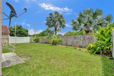 Villa ou maison à vendre à Pembroke Pines, Floride: 4 chambres, 240.34 m2 № 1269904 - photo 29