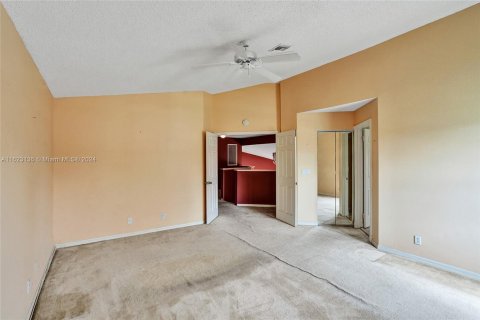 Villa ou maison à vendre à Pembroke Pines, Floride: 4 chambres, 240.34 m2 № 1269904 - photo 14