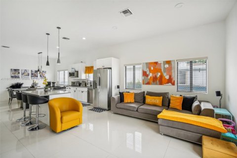 Casa en venta en Fort Lauderdale, Florida, 3 dormitorios, 158.68 m2 № 1234480 - foto 3