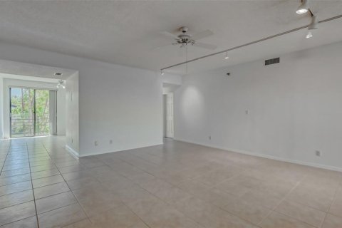 Copropriété à louer à Sarasota, Floride: 3 chambres, 182.65 m2 № 979488 - photo 18
