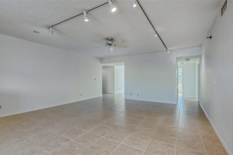 Copropriété à louer à Sarasota, Floride: 3 chambres, 182.65 m2 № 979488 - photo 19