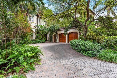 Villa ou maison à vendre à Fisher Island, Floride: 6 chambres, 873.56 m2 № 1000428 - photo 2