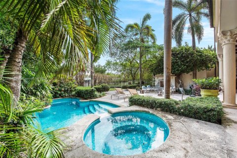 Villa ou maison à vendre à Fisher Island, Floride: 6 chambres, 873.56 m2 № 1000428 - photo 15