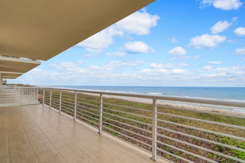 Condo in Hutchinson Island South, Florida, 2 bedrooms  № 1009600 - photo 2