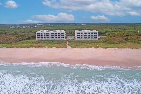 Condo in Hutchinson Island South, Florida, 2 bedrooms  № 1009600 - photo 1