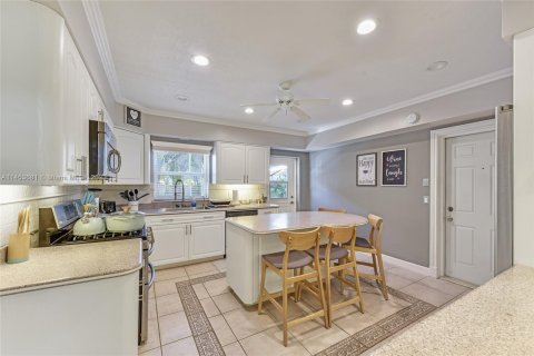 Villa ou maison à vendre à Fort Lauderdale, Floride: 3 chambres, 254.09 m2 № 730044 - photo 27