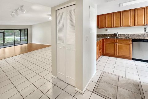 Townhouse in Winter Springs, Florida 3 bedrooms, 130.06 sq.m. № 1366482 - photo 8