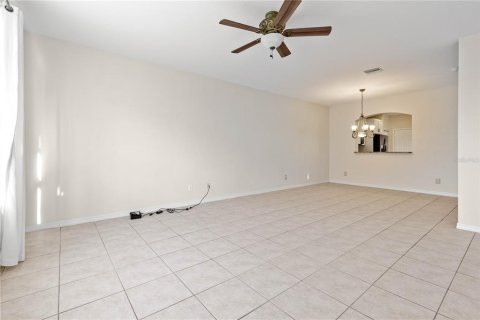 Townhouse in Cape Coral, Florida 3 bedrooms, 183.67 sq.m. № 1105141 - photo 17