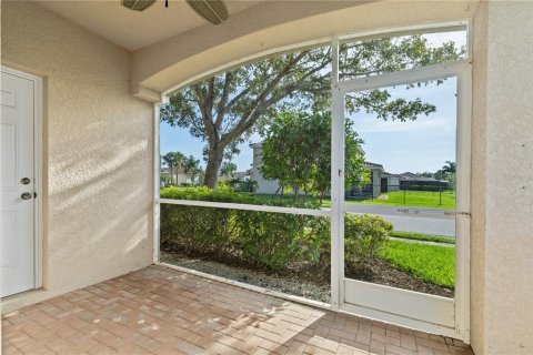 Townhouse in Cape Coral, Florida 3 bedrooms, 183.67 sq.m. № 1105141 - photo 28