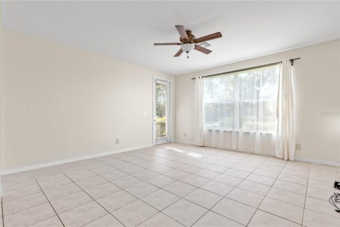 Townhouse in Cape Coral, Florida 3 bedrooms, 183.67 sq.m. № 1105141 - photo 15