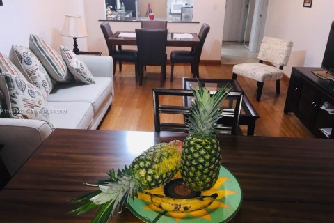 Condominio en venta en Miami, Florida, 1 dormitorio, 79.99 m2 № 1369049 - foto 5