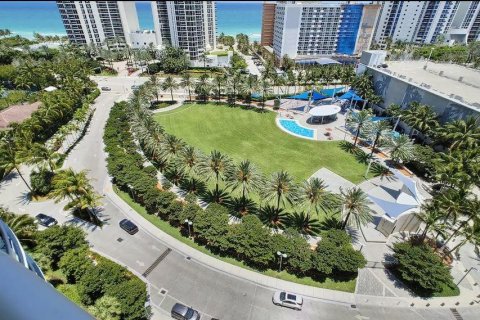 Condo in Sunny Isles Beach, Florida, 1 bedroom  № 938900 - photo 23