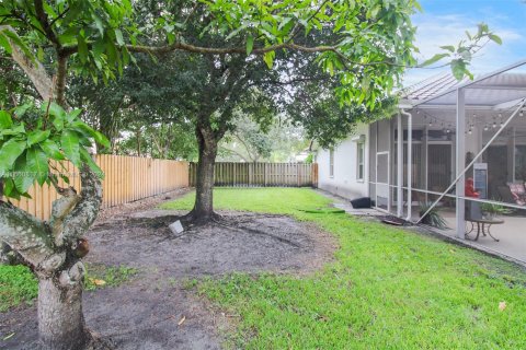 House in Davie, Florida 4 bedrooms, 217.95 sq.m. № 1367199 - photo 19