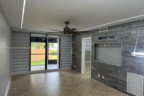 Copropriété à louer à Coral Springs, Floride: 2 chambres, 99.22 m2 № 1367201 - photo 11