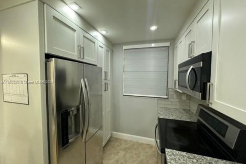 Copropriété à louer à Coral Springs, Floride: 2 chambres, 99.22 m2 № 1367201 - photo 5