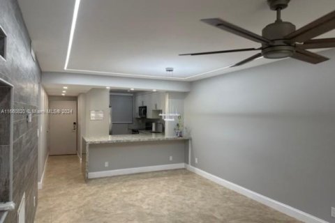 Copropriété à louer à Coral Springs, Floride: 2 chambres, 99.22 m2 № 1367201 - photo 9