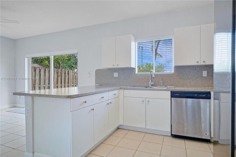 Adosado en alquiler en Cutler Bay, Florida, 3 dormitorios, 120.31 m2 № 1367202 - foto 2