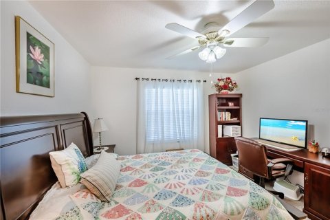 Condo in North Port, Florida, 2 bedrooms  № 1406814 - photo 22