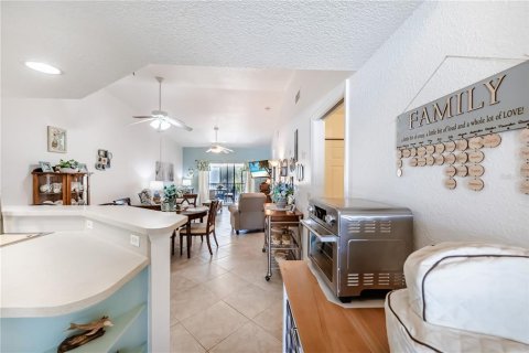 Condo in North Port, Florida, 2 bedrooms  № 1406814 - photo 4