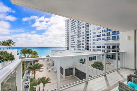 Condominio en venta en Hollywood, Florida, 2 dormitorios, 164.25 m2 № 998618 - foto 19