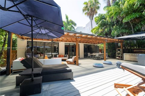 Casa en venta en Miami Beach, Florida, 2 dormitorios, 168.62 m2 № 1240359 - foto 28