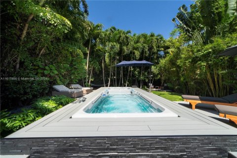 Casa en venta en Miami Beach, Florida, 2 dormitorios, 168.62 m2 № 1240359 - foto 19