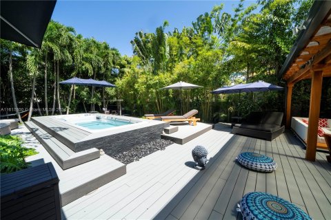 Casa en venta en Miami Beach, Florida, 2 dormitorios, 168.62 m2 № 1240359 - foto 18