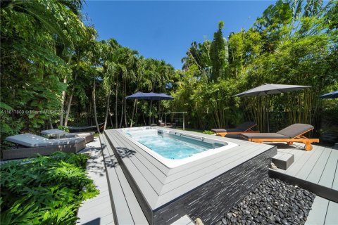 Casa en venta en Miami Beach, Florida, 2 dormitorios, 168.62 m2 № 1240359 - foto 1